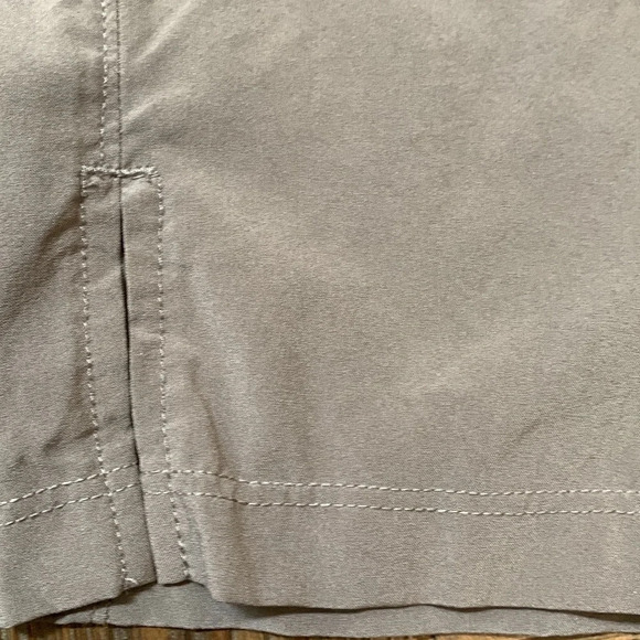 Zella lightweight stretch polyester cropped elastic waist gray tan pants Medium - Picture 3 of 11